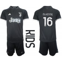 Otroški Nogometni dresi Juventus Weston McKennie #16 Tretji 2023-24 Kratek Rokav (+ Kratke hlače)